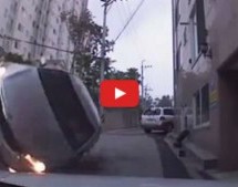 Video: Prevrtanje kakvo niste vidjeli! Vozač se prevrnuo na krov iako je vozio sporo!