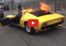 Video: Skupocjeni i legendarni Lamborghini Miura gorio u centru Londona!