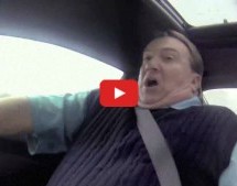 Video: Profesionalni vozač nasmrt prestravio prodavača auta