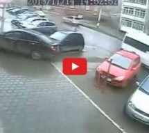 Video: Nabrijana Ruskinja! Pogledajte kako plavuša izlazi s parkinga!