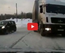 Video: Sreća u nesreći! Pogledajte kompilaciju sretno izbjegnutih tragedija na ruskim cestama!