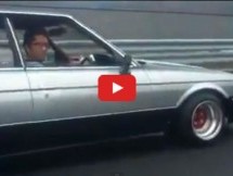 Video: Japanac svojom Toyotom odsvirao “Zvončiće”