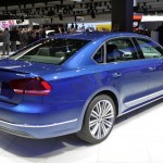 08-vw-passat-blue-motion-concept-detroit-1 (4)