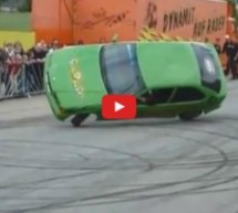 Video: Luda vožnja BMW-a! Pogledajte kako čovjek izvodi nevjerovatne akrobacije na dva točka!