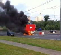 Video: Scena kao iz filmova! Pogledajte spektakularnu eksploziju automobila na cesti u Moskvi!