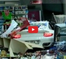 Video: Ženska pobrkala gas i kočnicu pa Porscheom demolirala benzinsku pumpu!