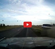 Video: Ovo možete vidjeti samo u Rusiji! Vozili se autoputem pa ih prestigao gliser!