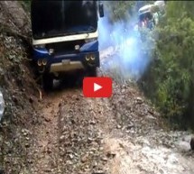 Video: Da se naježite! Uznemirujući video pada autobusa u ogromnu provaliju