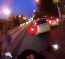 Video: Ruski sukob na autoputu! Nervozni motorista htio udarati vozača Forda pa debelo nadrljao!