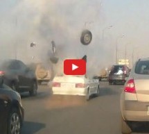 Video: Lada iz čista mira eksplodirala na autoputu u Rusiji