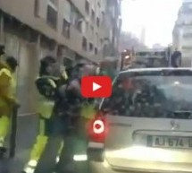 Video: Nervozni vozač nije mogao da čeka pa napao komunalce i dobio batine