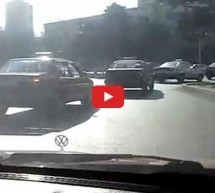 Video: Pažljivo birajte taksi kojim ćete se voziti da slučajno ne naletite na ovaku budalu!