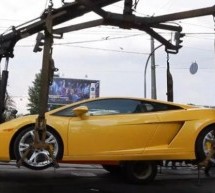 Video: Ovako to izgleda kada pauk pokupi Lamborghini Gallarda