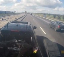 Video: Rus u BMW-u X5 izazivao kamiondžiju na autoputu pa dobio šta je zaslužio