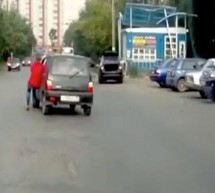Video: Ruskinja gurala vlastiti automobil pa dobro nadrljala