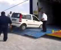 Video: Ukrcavanje automobilom na grčki trajekt je nalik lutriji