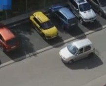 Video: Nervozna Čehinja parkirala je dvije minute a onda je pobjesnila