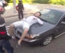Video: Njegov automobil zaustavila je grupa ruskih bajkera…pogledajte šta se dalje dogodilo