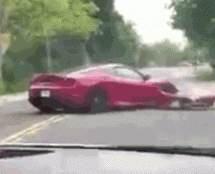 Video: Iznajmio na par sati novi Ferrari pa ga odmah slupao!