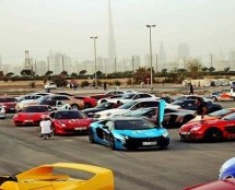 Video: Da vam oči stanu! Parada preko 150 egzotičnih automobila ulicama Dubaija!