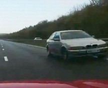 Video: Čiča u BMW-u “petici” vozio u pogrešnom smjeru čitavih 13 kilometara!