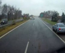 Video: Višestruki sudar na skliskoj cesti u Češkoj