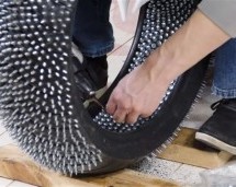 Video: Evo kako od običnih guma napraviti zimske gume s ekserima