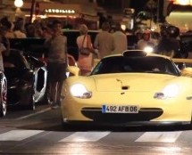 Video: Pogledajte kako ultrarijetki Porsche 911 GT1 Straßenversion izaziva ljubomoru u gradu