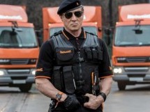 Sylvester Stallone u reklami vozi kamion za isporuku peciva