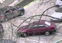 Ono što ljudi rade sa svojim starim autima u Rusiji je zločesto, ali genijalno!