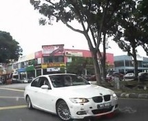 Polukružno na auto-putu: To može samo vozač BMW-a!