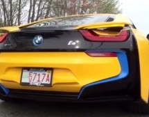 Da se naježite: BMW i8 u jarkim bojama sa moćnim titanijumskim auspuhom!