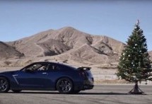 KAKO RASKITITI JELKU: Pozovite Nissan GT-R u pomoć!