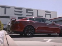 DIREKTNO IZ FABRIKE: U 90 sekundi ćete saznati kako se proizvode Teslini automobili