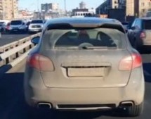 BAHATI BIZNISMEN: Nije htio da pomjeri svoj Porsche da prođe Hitna pomoć (VIDEO)