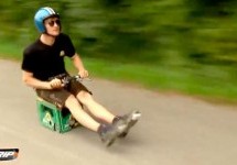 VESELI NIJEMCI Da, moguće je, vožnja na gajbi pive! (VIDEO)