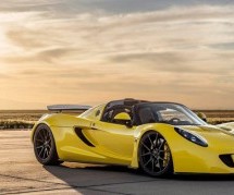 NEMA BRŽEG: Hennessey Venom GT Spyder s vjetrom u kosi postiže brzinu od 427,4 km/h!