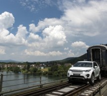 Land Rover Discovery vuče voz od 100 tona (FOTO)