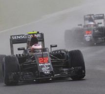 Šefovi F1 timova dogovaraju novo pravilo za kišni start!