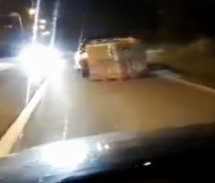 Zakačio paletu s robom za auto i vukao je kroz Vrbanju (VIDEO)