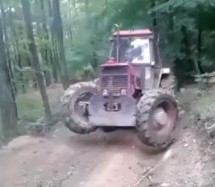 Da li ste ikada vidjeli TRAKTOR KOJI ĐUSKA? Ovaj će vas definitivno oduševiti! (VIDEO)