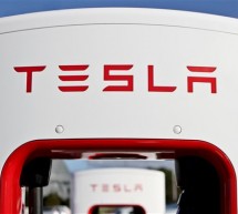 Tesla vlasnicima: Plati pa puni, inače šetaj