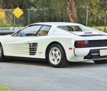 Prodaje se Ferrari Testarossa iz Poroka Miamija