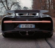 SAD GA VIDIŠ… : Evo kako brutalno ubrzava Bugatti Chiron! (VIDEO)