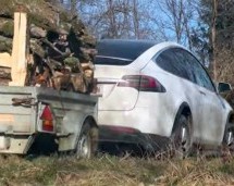 EKO OFF-ROAD: Nekad se po drva išlo traktorom, a danas – Teslom (VIDEO)