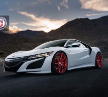 Acura NSX na vatreno crvenim točkovima