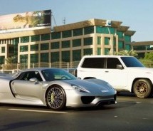 TEŠKAŠ PROTIV SPORTISTE: Nissan Patrol vs Porsche 918 (VIDEO)