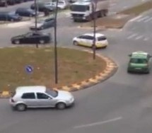 ŠKRIPE GUME, AUTO LETI PO PUTU: Crnogorac je prekršio SVE moguće zakone za 75 sekundi! (VIDEO)