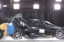 Kako superautomobil od 2 miliona € podnosi sudare? (VIDEO)