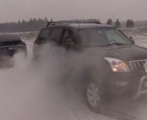 Nadvlačenje konopca: Tesla Model X protiv Toyote Land Cruiser, ko je bolji? (VIDEO)